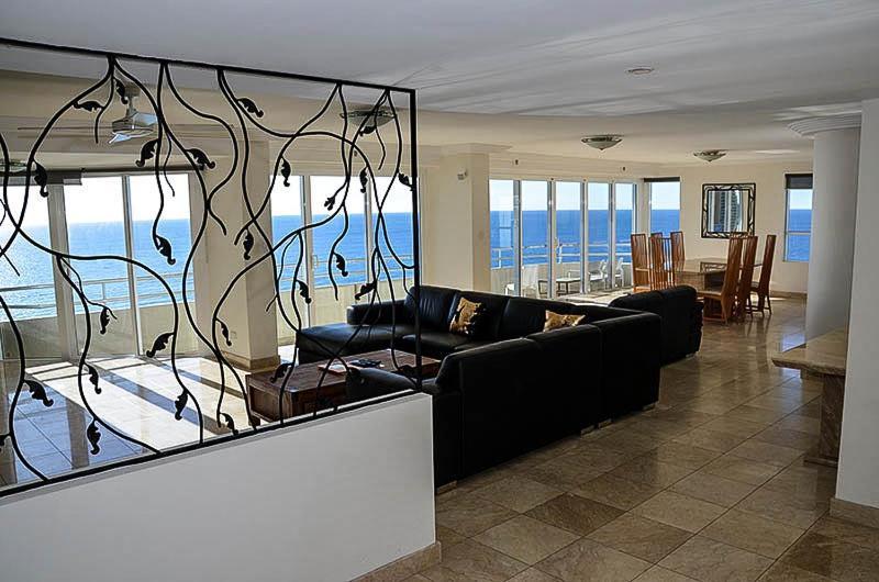 Zenith Ocean Front Apartments Gold Coast Eksteriør bilde